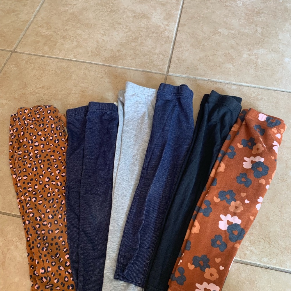 Carter’s 3t girl’s legging and sweatpants bundle. Smoke free home